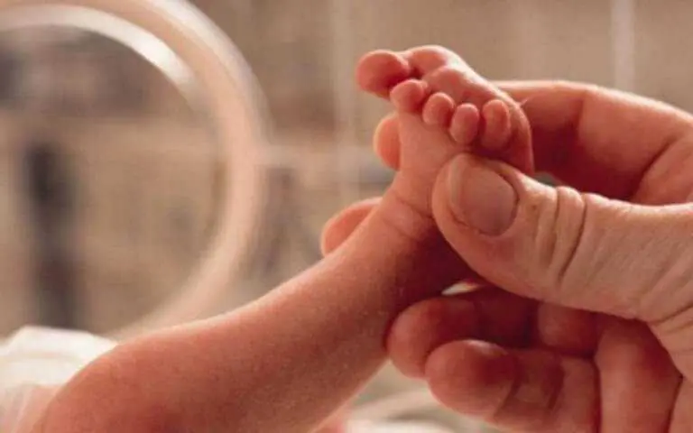 Eordaialive.com - Τα Νέα της Πτολεμαΐδας, Εορδαίας, Κοζάνης Λάρισα: Δίδυμα τα πρώτα μωρά του 2020! Το συγκινητικό βίντεο της γέννας που ανέβηκε στο Facebook