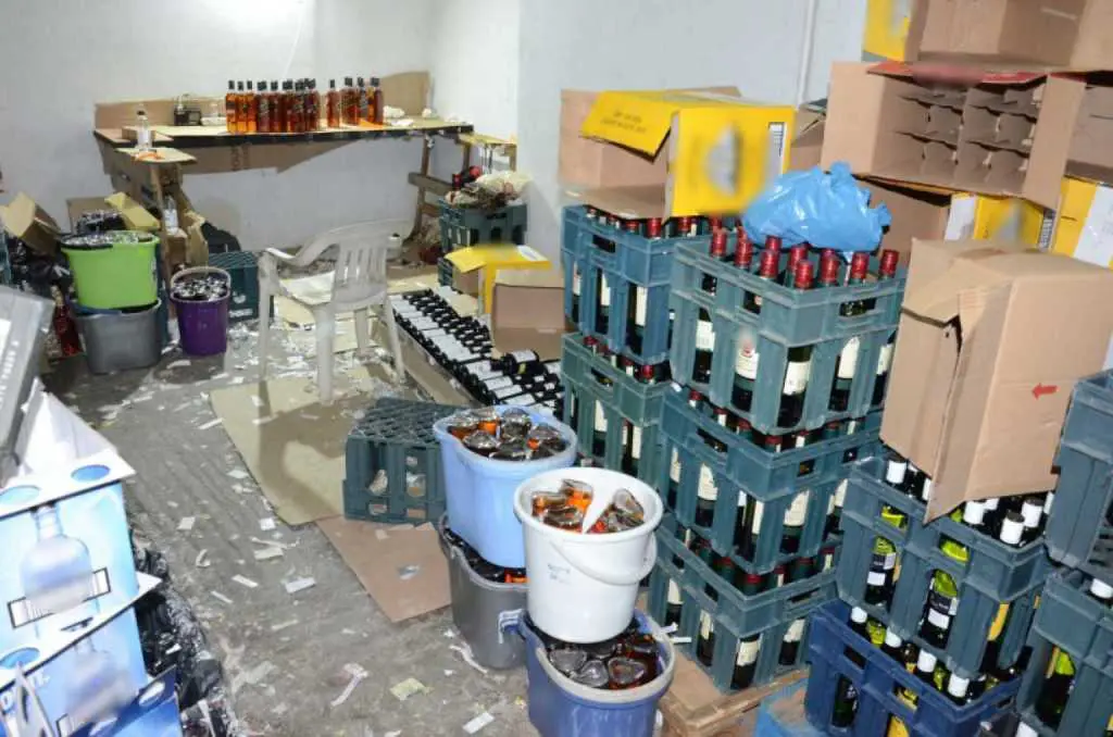 Eordaialive.com - Τα Νέα της Πτολεμαΐδας, Εορδαίας, Κοζάνης Έφτιαχναν ποτά μπόμπες (ΦΩΤΟ-ΒΙΝΤΕΟ)