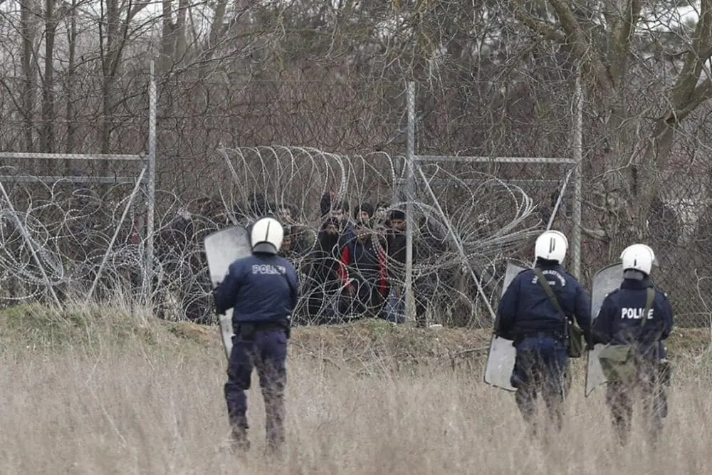 «Ηλεκτρονικός πόλεμος» στον Έβρο -Τι έκαναν οι Τούρκοι με τα τηλέφωνα