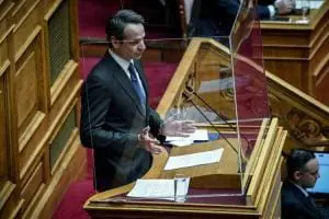 Μητσοτάκης: Παράταση επιδομάτων, αποζημιώσεων και νέες επιδοτήσεις σε επιχειρήσεις