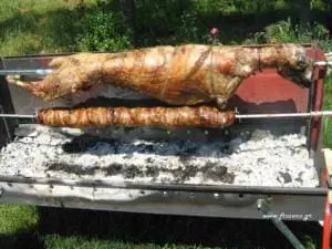 Πέτσας για Πάσχα: Απαγορεύεται το σούβλισμα του αρνιού -Μόνο στο φούρνο