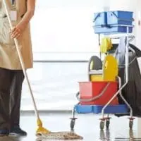 Σχολικές καθαρίστριες: Έτσι θα γίνουν οι προσλήψεις τους (ΚΥΑ)