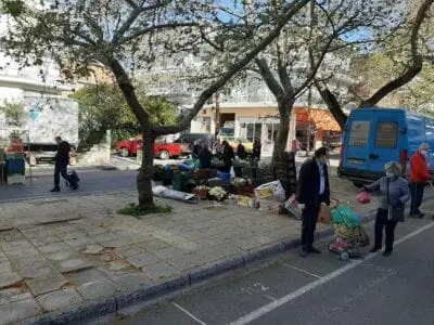 Λαϊκή αγορά: Υποχρεωτική η χρήση μάσκα για καταναλωτές και επαγγελματίες