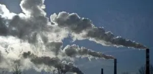 Μείωση 24% στα δωρεάν δικαιώματα CO2 των περισσότερων βιομηχανιών εντός πενταετίας προβλέπει το νέο σχέδιο της Κομισιόν