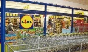 Καταγγελίες για Lidl: Προσφορές σε χαλασμένα προϊόντα & διπλασιασμός τιμής αντισηπτικού!