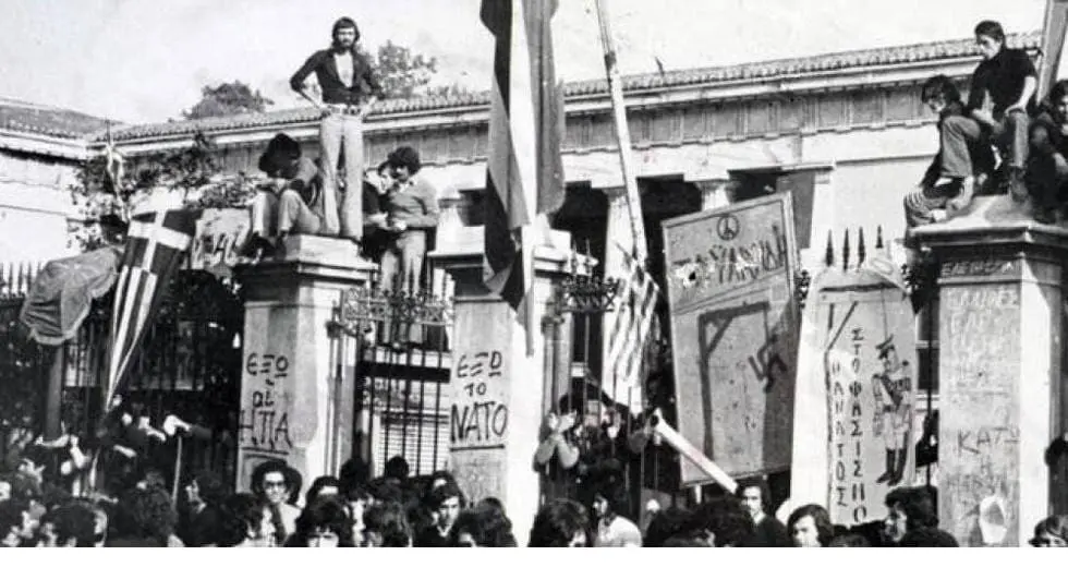 Η εξέγερση του Πολυτεχνείου και οι δύο χούντες