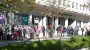 Eνημέρωση ΟΤΟΕ για τις εθελούσιες εξόδους στις τράπεζες, το κλείσιμο καταστημάτων