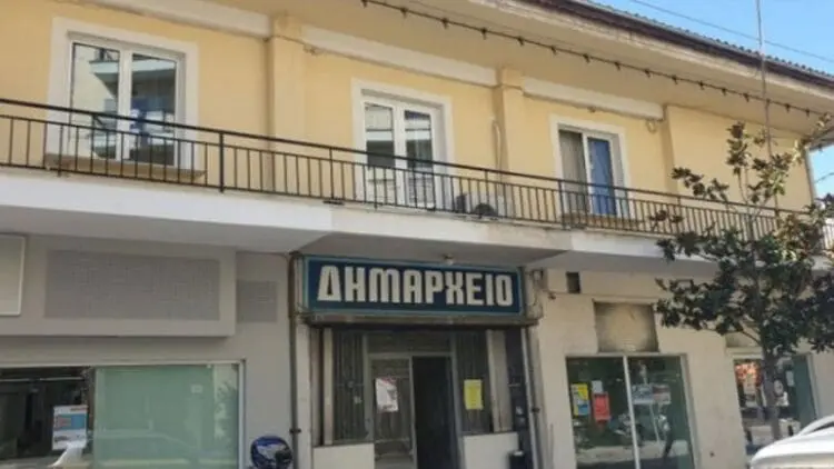 Ιδιοκτήτης ξενοδοχείου ξυλοκόπησε τον αντιδήμαρχο Γρεβενών το γραφείο του