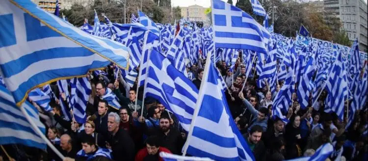 Ένα τέτοιο σενάριο φοβούνται στο Μέγαρο Μαξίμου, ότι δηλαδή η βουβή και σιωπηρή πλειοψηφία αποκτήσει ξανά φωνή και μάλιστα βροντερή.