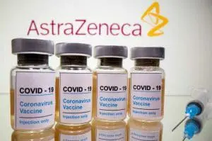 Εμβόλιο AstraZeneca: Το παρασκήνιο που οδήγησε στο να μην αλλάξουν τα όρια ηλικίας