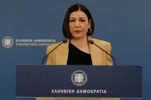 Πελώνη: Δεν τίθεται θέμα απολύσεων μη εμβολιασμένων πολιτών