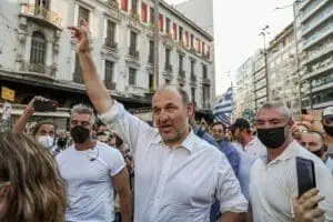 Φαίδων Βόβολης: Ο αρνητής γιατρός που οργάνωσε την συγκέντρωση των αντιεμβολιαστών στην Ομόνοια