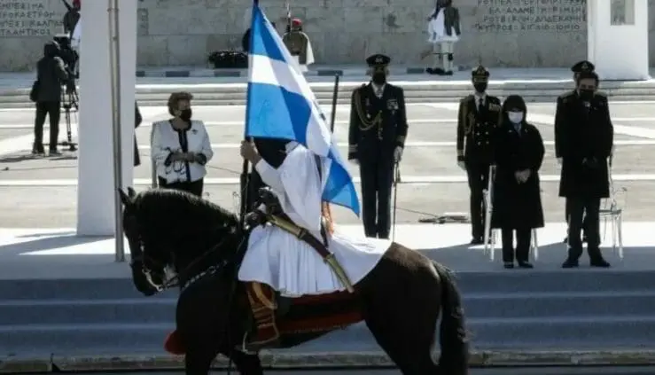 Κορωνοϊός: Στο «κάδρο» των ειδικών η απαγόρευση παρελάσεων – Τι απαντά ο Γεωργιάδης