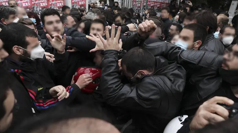 Πολυτεχνείο: Έσπασαν την κάμερα συνεργείου του MEGA