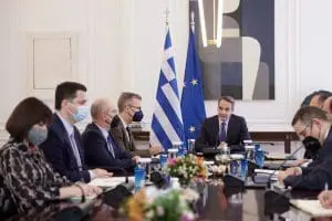 Υποχρεωτικός εμβολιασμός: “Πάρτι” στα social – Τρε μπανάλ τα 100 ευρώ (εικόνες)