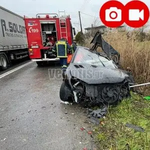 Σοβαρό τροχαίο στην Ημαθία - ΙΧ συγκρούστηκε με νταλίκα - Στο Νοσοκομείο Βέροιας 2 άτομα