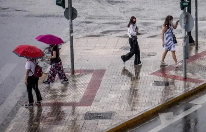 Κακοκαιρία: «Αποφύγετε τις μετακινήσεις – Αν κριθεί σκόπιμο, θα ενεργοποιηθεί και το 112» - Οι επισημάνσεις Στυλιανίδη