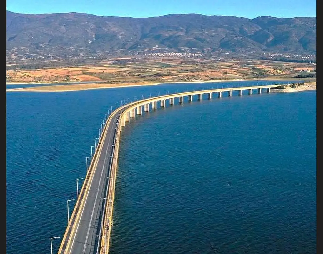 Eισαγγελική παραγγελία, για διενέργεια κατεπείγουσας προκαταρκτικής εξέτασης, για την Υψηλή Γέφυρα των Σερβίων – Στην παραγγελία, μεταξύ άλλων, τονίζεται η ανάγκη λήψεως ακόμα και μέτρων παντελούς απαγόρευσης της κυκλοφορίας σε περίπτωση διαπιστώσεως έστω και της παραμικρής πιθανότητας κινδύνου κατάρρευσης της εν λόγω γέφυρας