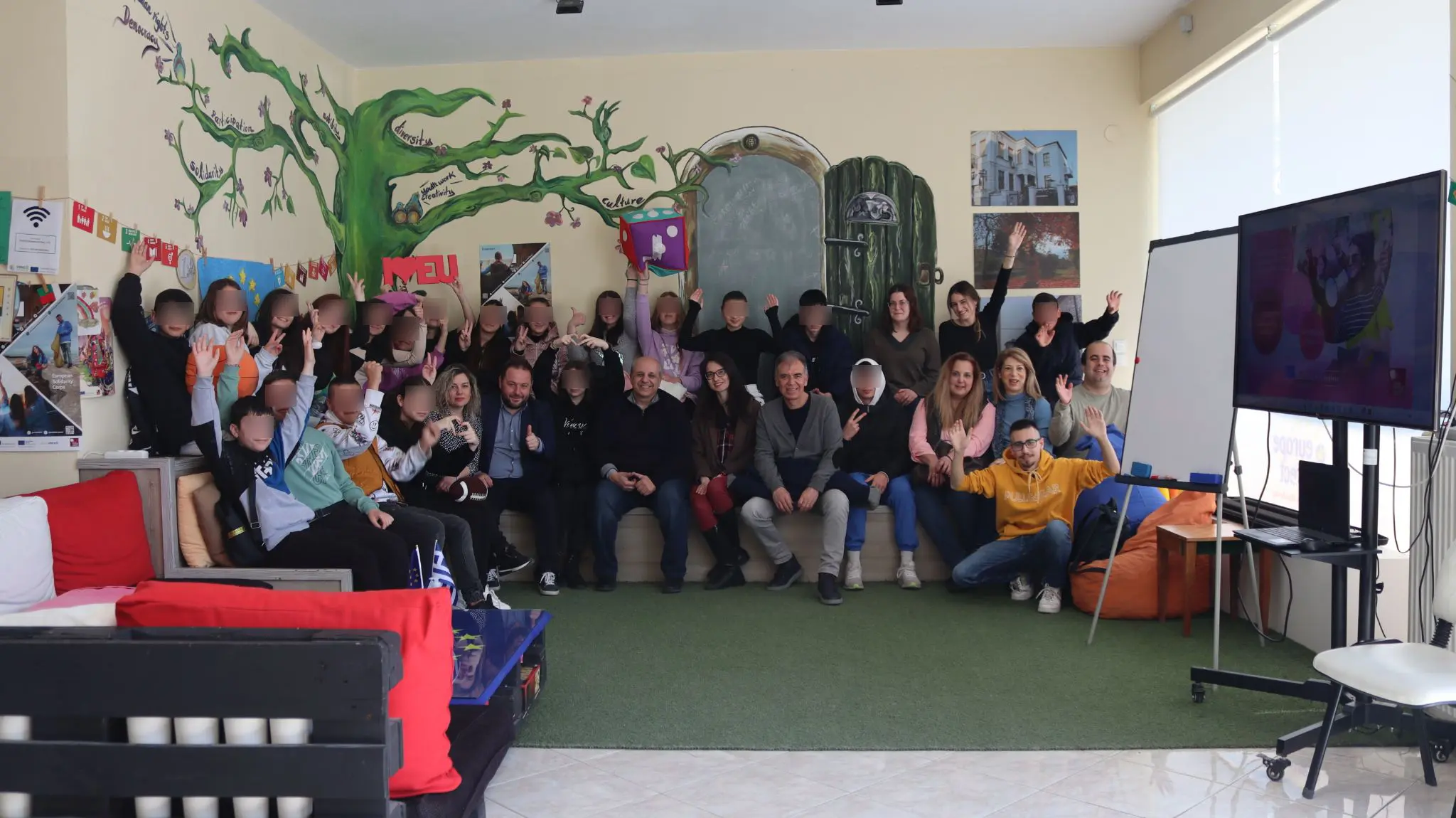 Eordaialive.com - Τα Νέα της Πτολεμαΐδας, Εορδαίας, Κοζάνης Εκπαιδευτική επίσκεψη των μαθητών/τριών του Γυμνασίου Κλεινών στο Europe Direct Δυτικής Μακεδονίας.