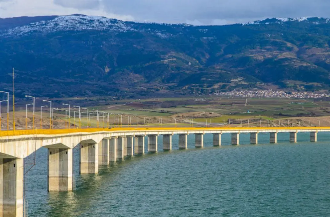 Δράση εθελοντικού καθαρισμού στην παραλίμνια ζώνη Σερβίων από την ΠΕ Κοζάνης