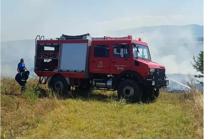 Φωτιά σε χορτολιβαδική έκταση έξω από την Πεντάβρυσο Εορδαίας (Βίντεο - Φωτογραφίες)