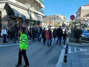 Επί ποδός η Τροχαία Πτολεμαΐδας για την ρύθμιση της κυκλοφορίας ενόψει της εορταστικής περιόδου (φωτογραφίες)