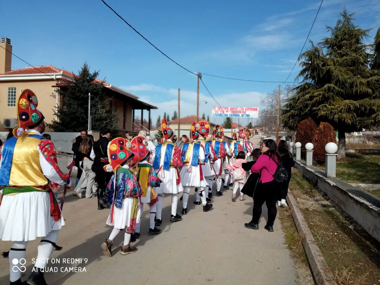 Αναβίωση του θεατρικού δρώμενου των Μωμόγερων στις αυλές και στους δρόμους των Κομνηνών Εορδαίας ανήμερα της Πρωτοχρονιάς ( φωτoγραφίες)