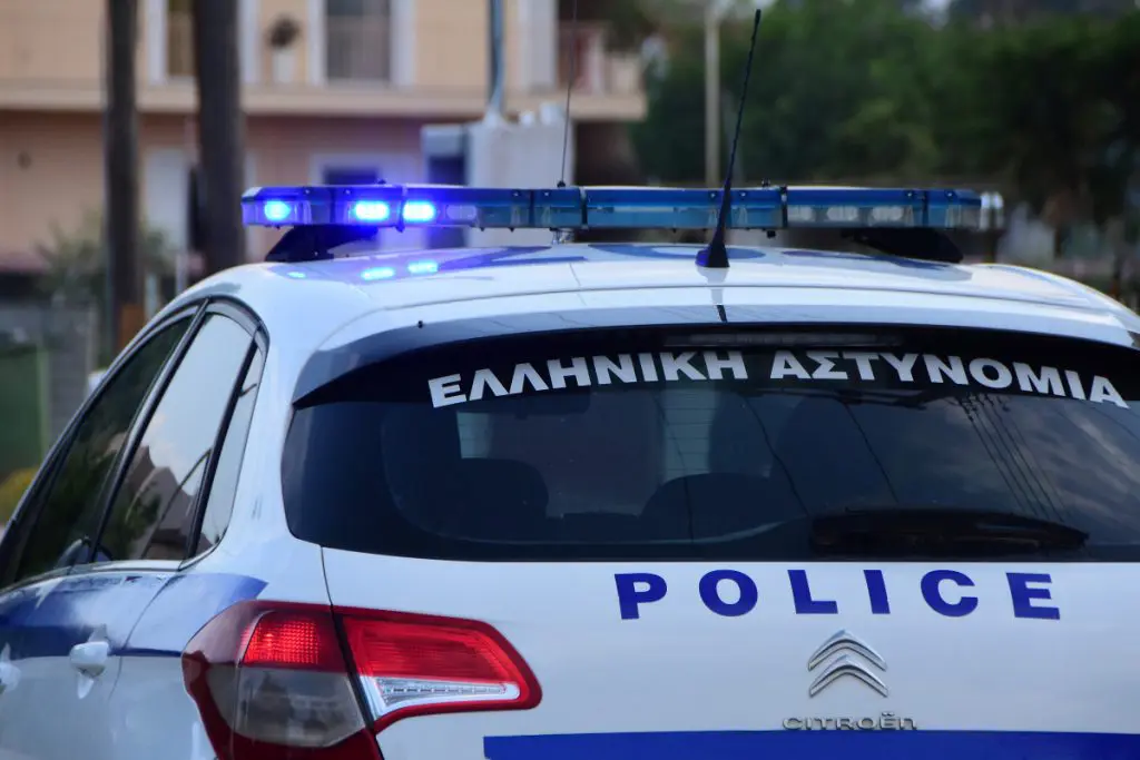 Συνελήφθη 43χρονος αλλοδαπός σε περιοχή της Κοζάνης, ο οποίος μετέφερε παράνομα με Ι.Χ.Ε. αυτοκίνητο τρεις αλλοδαπές