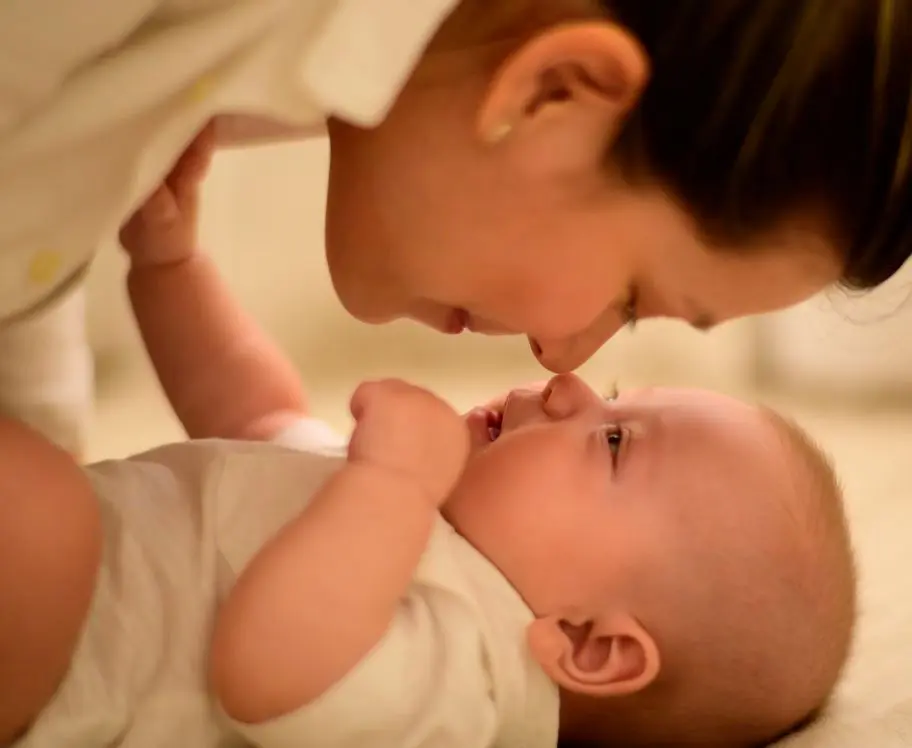 Επίδομα γέννησης: Πώς κλιμακώνεται η αύξηση με βάση τα παιδιά