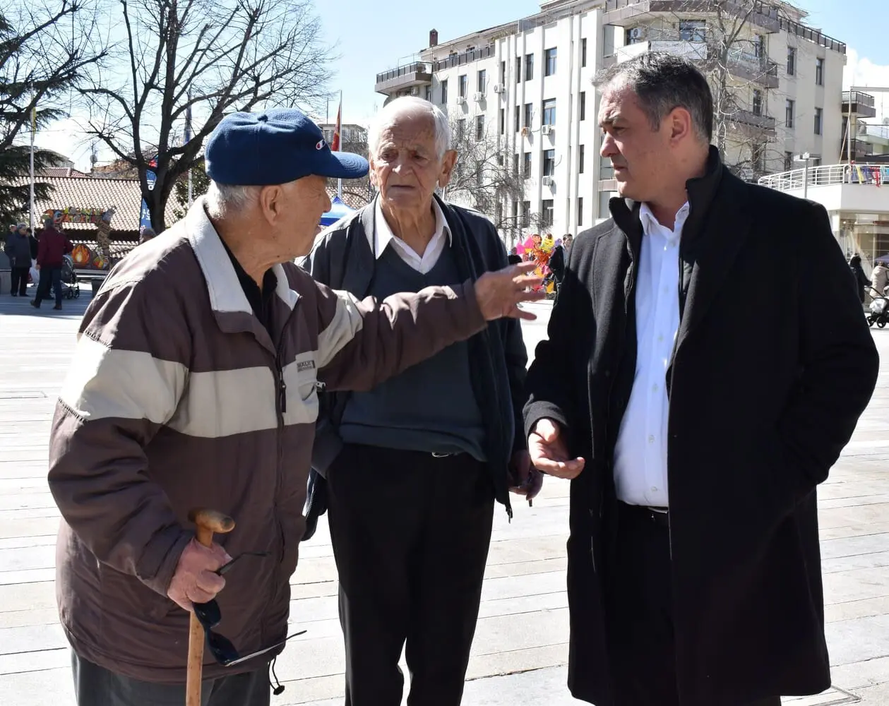 Eordaialive.com - Τα Νέα της Πτολεμαΐδας, Εορδαίας, Κοζάνης Σταθμός Πρώτων Βοηθειών στην κεντρική πλατεία Νίκης από τον Δήμο Κοζάνης (Βίντεο+Φωτογραφίες)