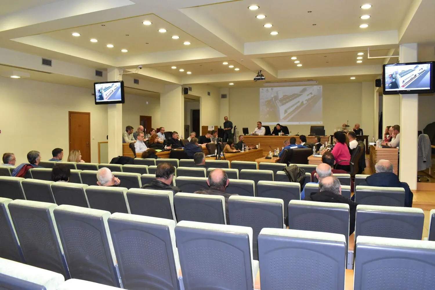 Τι είπε ο Αντιδήμαρχος Παιδείας & Κοινωνικής Μέριμνας Βασίλης Παπαποστόλου στο Δημοτικό Συμβούλιο Κοζάνης για τον Σταθμό Πρώτων Βοηθειών (Βίντεο+Φωτογραφίες)