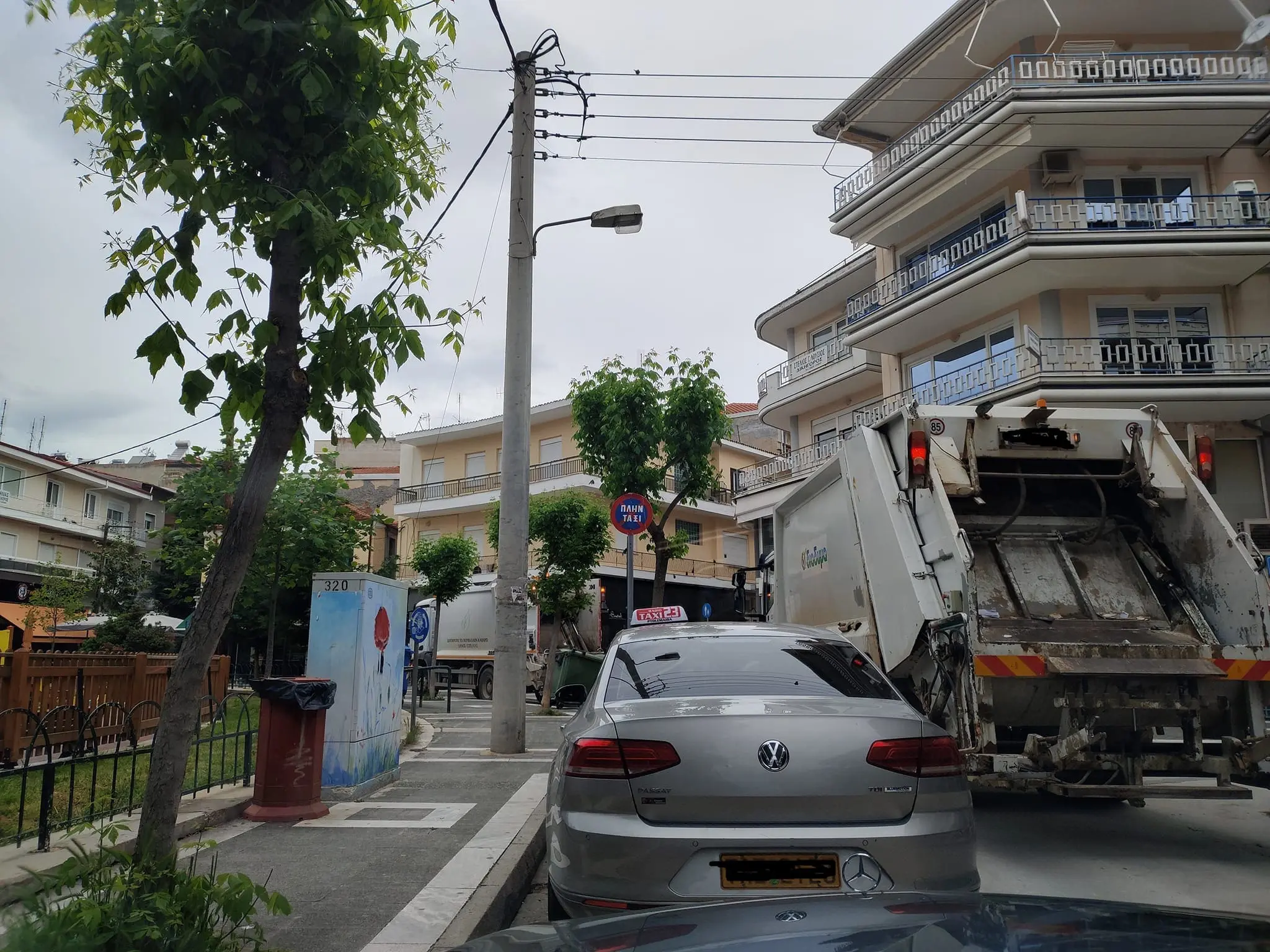 Παράπονο αναγνώστη: παλιό πάρκο 8:00 το πρωί... η ανάρτηση ΔΕΝ στρέφεται κατά των εργαζομένων(εικόνα)