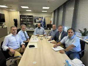 Συνάντηση του Περιφερειάρχη Δυτικής Μακεδονίας Γιώργου Αμανατίδη με τον Υφυπουργό Κλιματικής Κρίσης και Πολιτικής Προστασίας Χρήστο Τριαντόπουλο για σημαντικά ζητήματα της Δυτικής Μακεδονίας