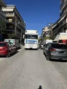 Πτολεμαΐδα - Στο ίδιο έργο θεατές - Νταλίκα εγκλωβίστηκε στην κεντρική οδο 25ης Μαρτίου