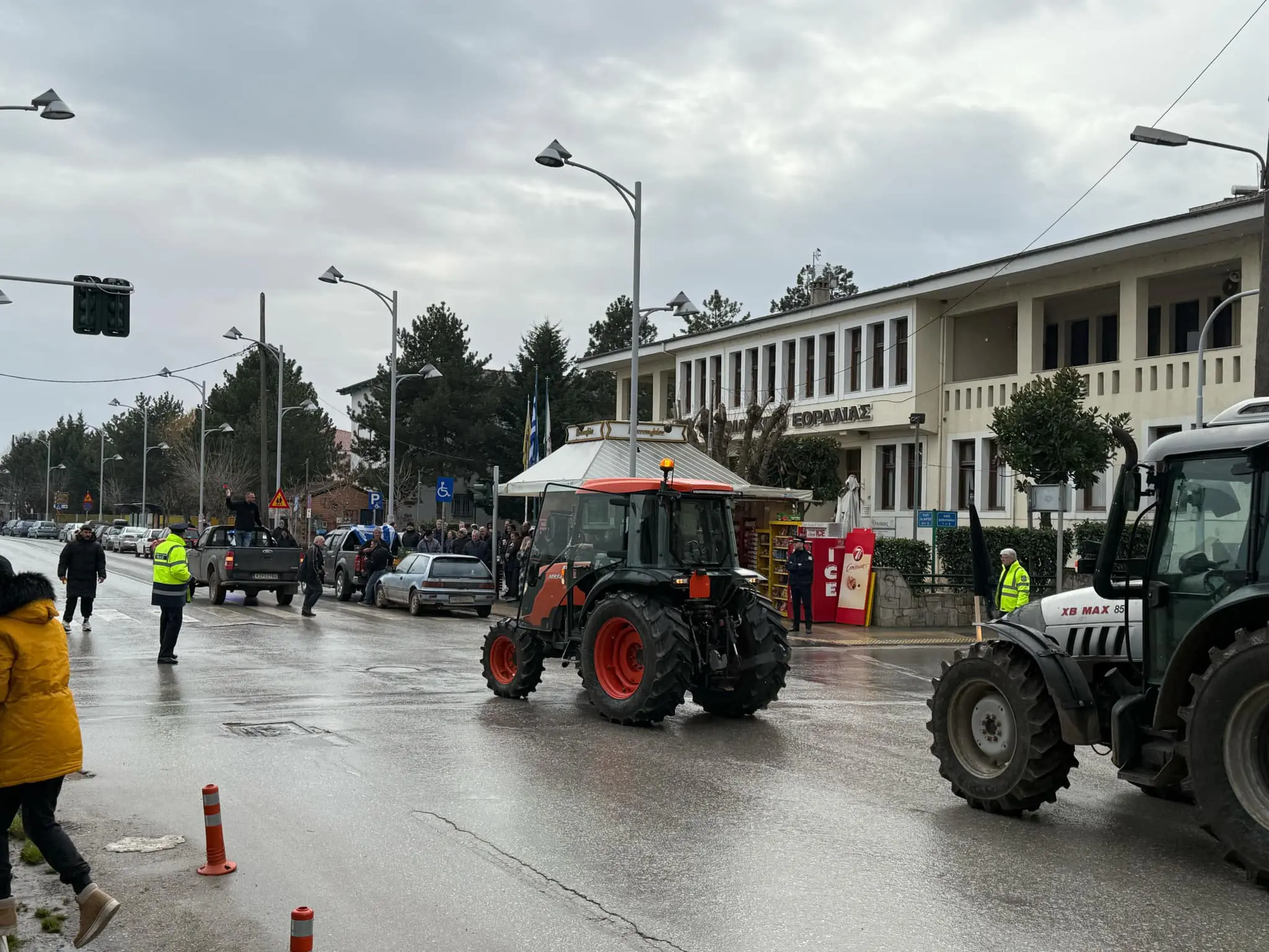 Eordaialive.com - Τα Νέα της Πτολεμαΐδας, Εορδαίας, Κοζάνης Οι αγροτικές κινητοποιήσεις στην Πτολεμαΐδα (βίντεο- φωτογραφίες)