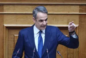 Μητσοτάκης – Δημόσιο: Αξιολόγηση και από τους πολίτες με συνταγματική αναθεώρηση