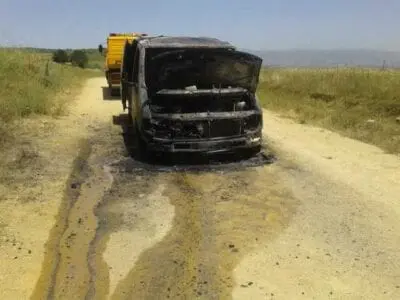 Eordaialive.com - Τα Νέα της Πτολεμαΐδας, Εορδαίας, Κοζάνης Αυτοκίνητο πήρε φωτιά στην Αναρράχη Εορδαίας (Φωτογραφίες)