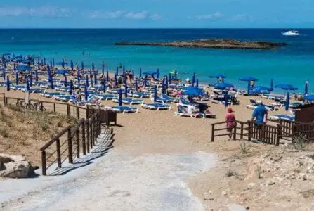 Eordaialive.com - Τα Νέα της Πτολεμαΐδας, Εορδαίας, Κοζάνης Αθάνατη ελληνίδα μάνα: Δείτε την φωτο από παραλία που έγινε viral