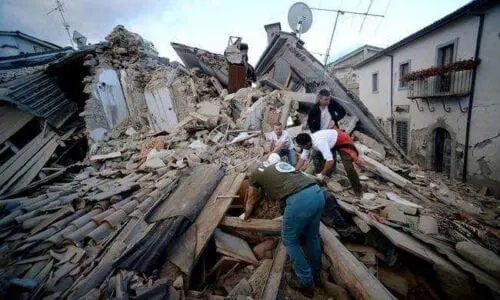 Eordaialive.com - Τα Νέα της Πτολεμαΐδας, Εορδαίας, Κοζάνης Ο Εγκέλαδος χτύπησε την Ιταλία με μανία: Τουλάχιστον 14 νεκροί από τον ισχυρό σεισμό 6,2 Ρίχτερ