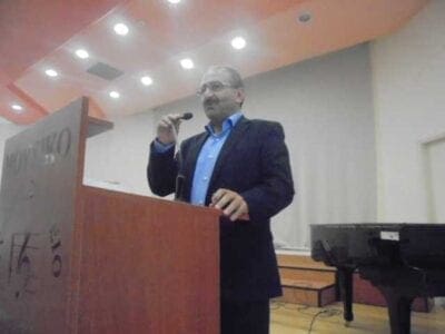 O ΔΗΜΑΡΧΟΣ ΕΟΡΔΑΙΑΣ ΣΤΗΝ ΤΕΛΕΤΗ ΑΓΙΑΣΜΟΥ ΤΩΝ ΣΧΟΛΕΙΩΝ - Eordaialive.com