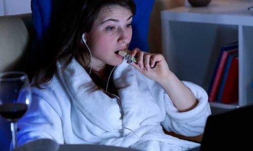 Όταν η λαιμαργία μας χτυπάει το... βράδυ - Eordaialive.com