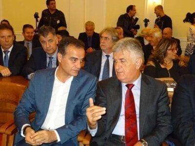 Τελετή απονομής του θυρεού της Δυτικής Μακεδονίας στον Πρόεδρο της Δημοκρατίας από το Περιφερειακό Συμβούλιο | Eordaialive.com dsc08132
