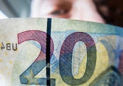 «Παράθυρο» για έκτακτο επίδομα σε εκκρεμμείς συντάξεις και ανασφάλιστους του ΟΓΑ - Eordaialive.com
