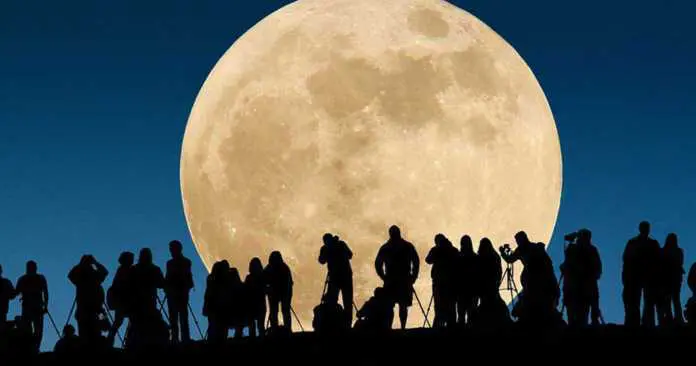 Eordaialive.com - Τα Νέα της Πτολεμαΐδας, Εορδαίας, Κοζάνης Έκλειψη Σελήνης θα σημειωθεί λίγο μετά τα μεσάνυχτα