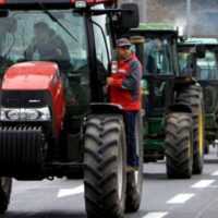 Γρεβενά: «Ζεσταίνουν» τα τρακτέρ τους οι αγρότες