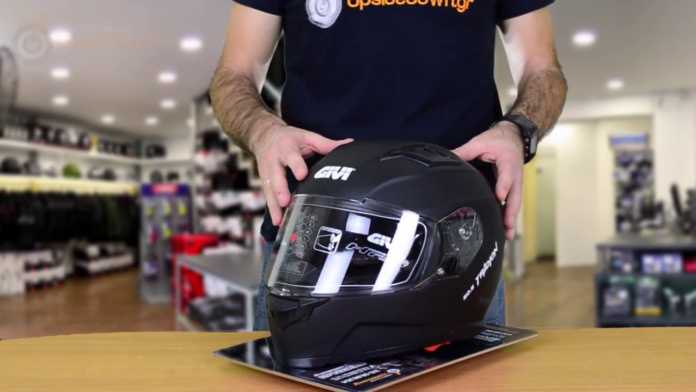 408 Τροχονομικοί Έλεγχοι στη Δυτική Μακεδονία για τη Χρήση Κράνους - "Η Μηχανή Είναι Ελευθερία και το Κράνος Είναι Ζωή"