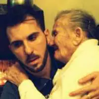 Eordaialive.com - Τα Νέα της Πτολεμαΐδας, Εορδαίας, Κοζάνης Ημέρα του παππού και της γιαγιάς: Η φωτογραφία που πάντα θα μας καθηλώνει