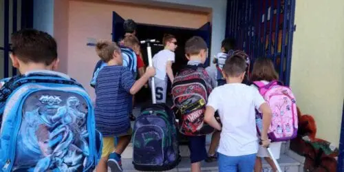 Eordaialive.com - Τα Νέα της Πτολεμαΐδας, Εορδαίας, Κοζάνης Για δεύτερη σχολική χρονιά εφαρμόζεται στα Δημοτικά Σχολεία η δράση «Η τσάντα στο σχολείο»