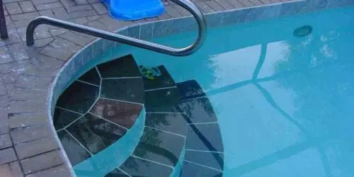Eordaialive.com - Τα Νέα της Πτολεμαΐδας, Εορδαίας, Κοζάνης Νεκρός 18χρονος αθλητής - Κατέρρευσε μόλις βγήκε από την πισίνα