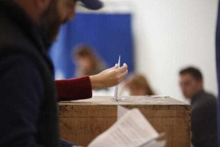 Eordaialive.com - Τα Νέα της Πτολεμαΐδας, Εορδαίας, Κοζάνης Περιφερειακές εκλογές: Τι δίνουν οι bookmakers – Ποιοι υποψήφιοι είναι φαβορί